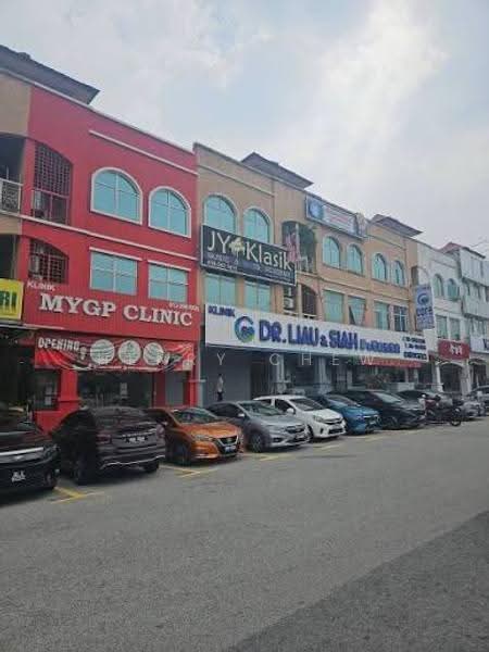 Shop for Rent in Bandar Puteri Puchong (Puchong) - Henry Chew - Exterior - PropertyGuru.com.my