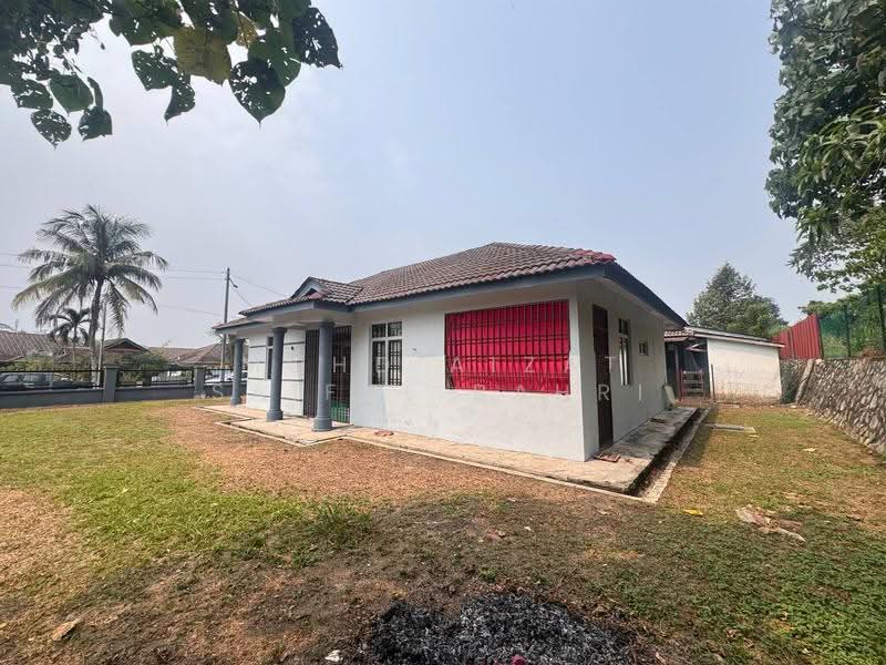 Bungalow House for Sale in Taman Tasik Semenyih (Semenyih) - Mohd Aizat Saiful Bahri - Exterior - PropertyGuru.com.my