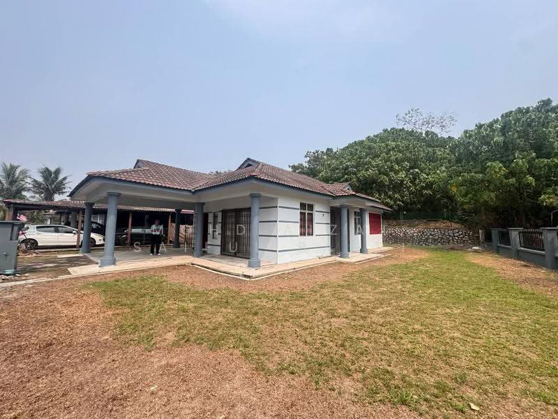 Bungalow House for Sale in Taman Tasik Semenyih (Semenyih) - Mohd Aizat Saiful Bahri - Exterior - PropertyGuru.com.my