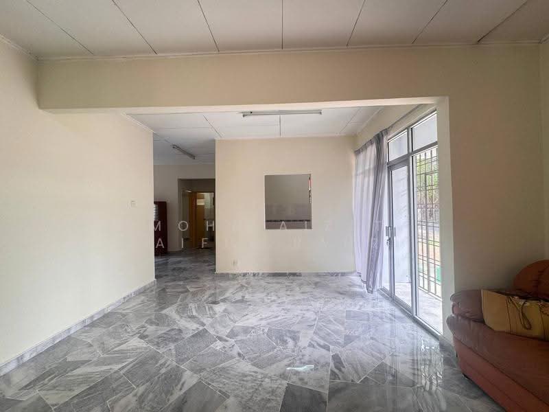 Bungalow House for Sale in Taman Tasik Semenyih (Semenyih) - Mohd Aizat Saiful Bahri - Living Room - PropertyGuru.com.my