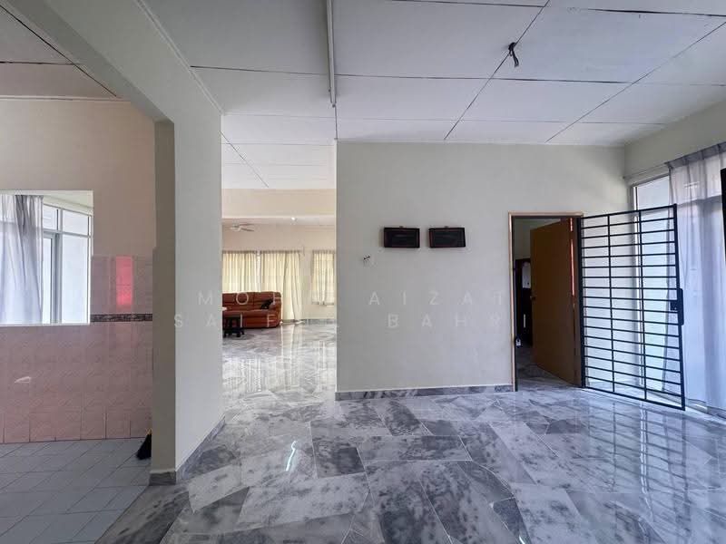 Bungalow House for Sale in Taman Tasik Semenyih (Semenyih) - Mohd Aizat Saiful Bahri - Living Room - PropertyGuru.com.my
