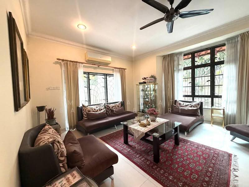 Semi-Detached House for Sale in Seksyen 7 (Shah Alam) - Mohd Aizat Saiful Bahri - Living Room - PropertyGuru.com.my