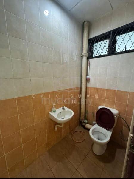 Rumah Teres 1-Tingkat untuk Disewa di Kampung Sungai Nibong (Bayan Lepas) - Gaik Suan Tan - Bathroom - PropertyGuru.com.my