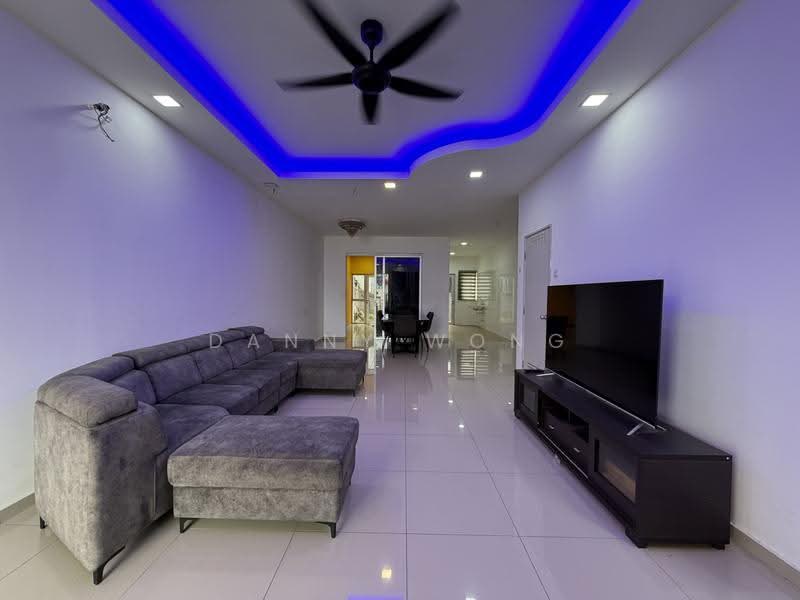 2-storey Terraced House for Rent in Bandar Tasik Puteri (Rawang) - Danny Wong - Living Room - PropertyGuru.com.my