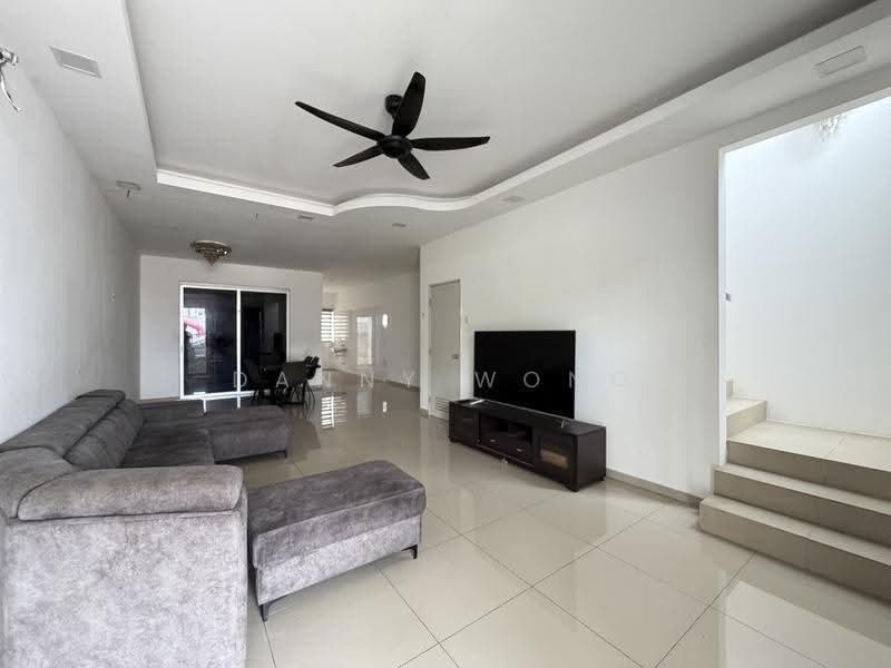 2-storey Terraced House for Rent in Bandar Tasik Puteri (Rawang) - Danny Wong - Living Room - PropertyGuru.com.my