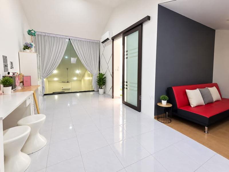 1.5-storey Terraced House for Sale in Bandar Indahpura (Kulai) - Amber Hew - PropertyGuru.com.my