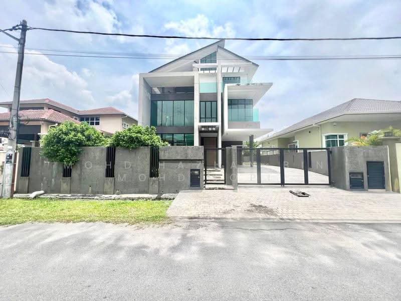 Bungalow House for Sale in Taman Universiti (Bangi) - Mohd Hazlan bin Mohd Sopi - PropertyGuru.com.my