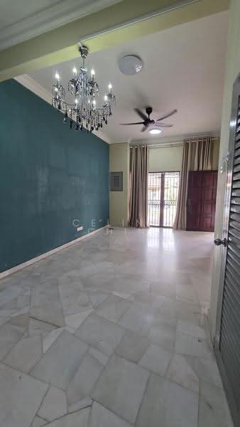 Rumah Teres 2-Tingkat untuk Dijual di Ara Damansara (Selangor) - Celine Chin - Living Room - PropertyGuru.com.my