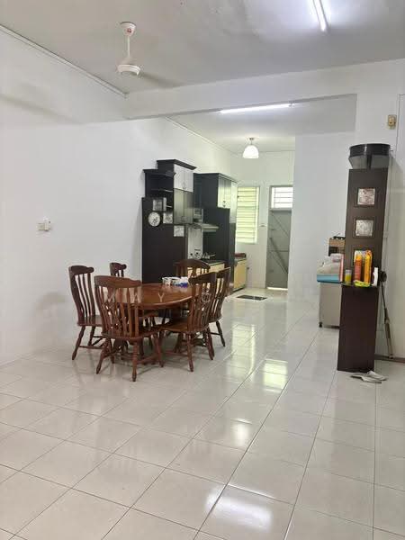 Rumah Teres 2.5-Tingkat untuk Disewa di Taman Cendana Indah (Juru) - May Choo - Dining Room - PropertyGuru.com.my