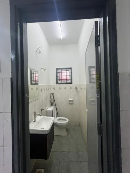 2-storey Terraced House for Sale in Taman Sri Haneco (Semenyih) - Chris Choo - Bathroom - PropertyGuru.com.my