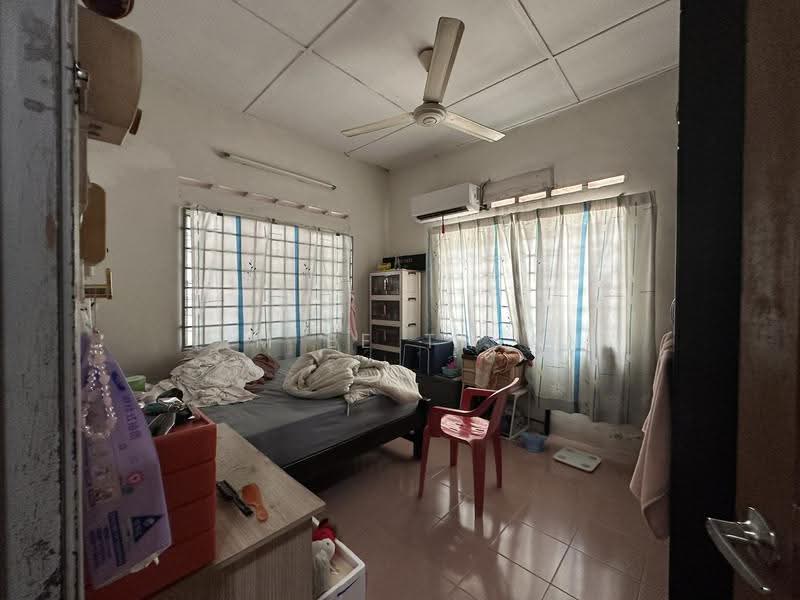 Rumah Teres 1-Tingkat untuk Dijual di Pekan Kapar (Kapar) - Lim Ee Thian - Bedroom - PropertyGuru.com.my