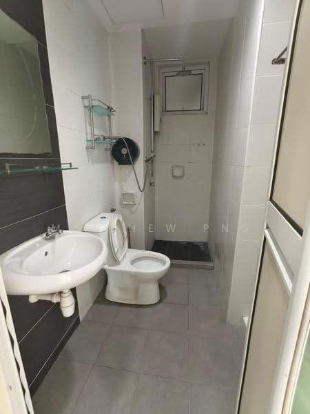Kondominium untuk Dijual di Summer Place - Matthew Png - Bathroom - PropertyGuru.com.my