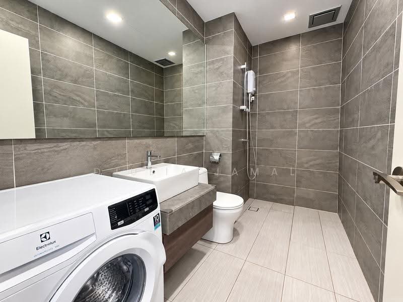 Kediaman Servis untuk Dijual di Bell Suites - DJULIA JAMAL - Bathroom - PropertyGuru.com.my