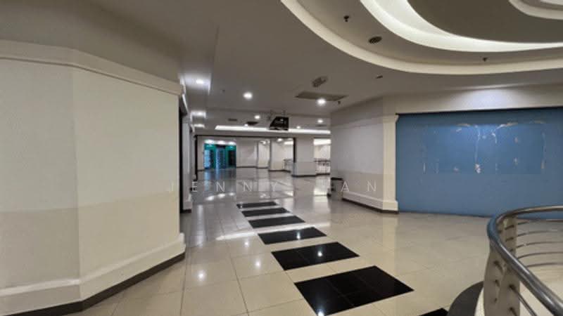 Shop / Office for Sale in Petaling Jaya (Selangor) - Jenny Tan - Corridor - PropertyGuru.com.my