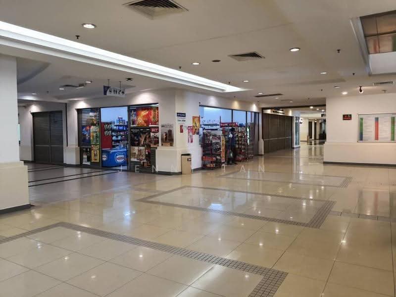 Shop / Office for Sale in Petaling Jaya (Selangor) - Jenny Tan - Corridor - PropertyGuru.com.my