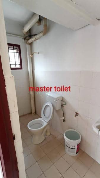 Pangsapuri untuk Dijual di Sri Intan - Robbie Tan - Bathroom - PropertyGuru.com.my