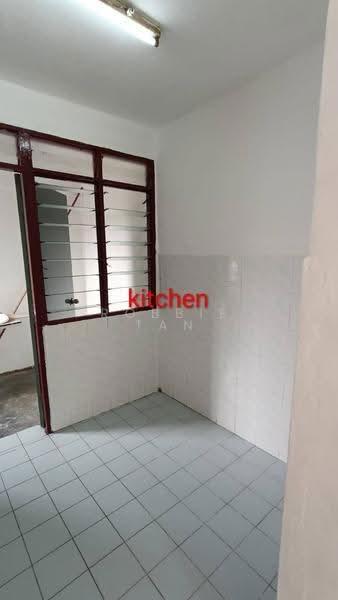 Pangsapuri untuk Dijual di Sri Intan - Robbie Tan - Kitchen - PropertyGuru.com.my