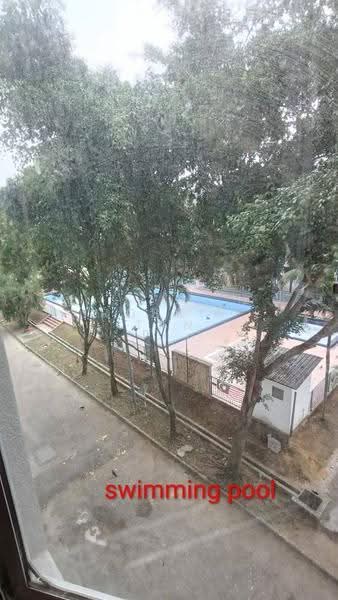 Pangsapuri untuk Dijual di Sri Intan - Robbie Tan - Pool - PropertyGuru.com.my