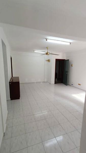 Pangsapuri untuk Dijual di Sri Intan - Robbie Tan - Living Room - PropertyGuru.com.my