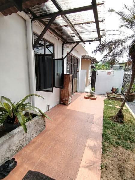 Bungalow House untuk Dijual di Taman Kolam Air (Johor Bahru) - NasH MB - Exterior - PropertyGuru.com.my
