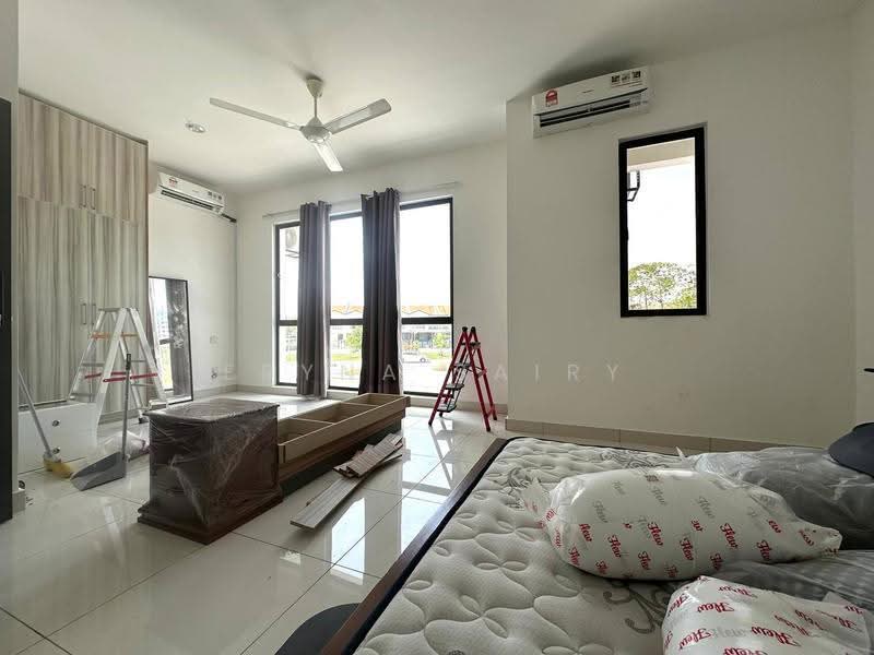 Terraced House for Sale in Alam Sari (Bangi) - Eryna Sairy - Bedroom - PropertyGuru.com.my