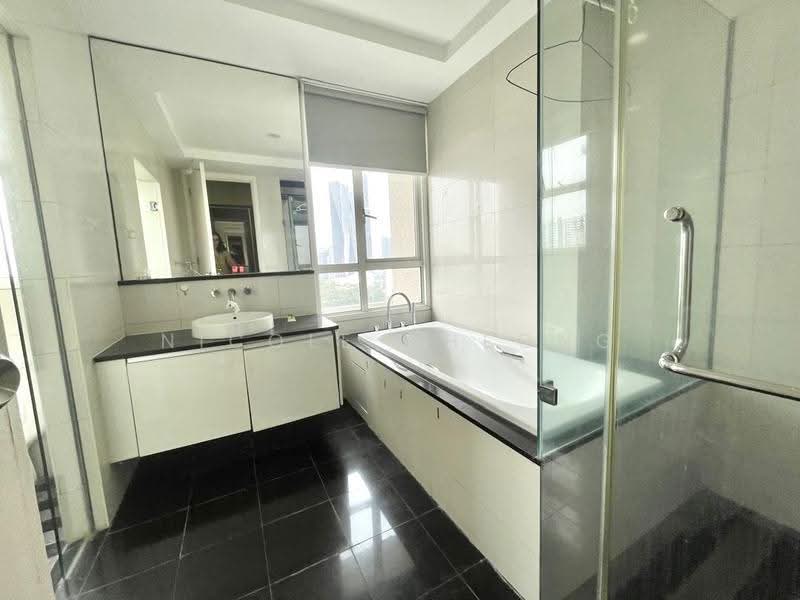 Kondominium untuk Disewa di Kiaraville - Nicole Cheong - Bathroom - PropertyGuru.com.my