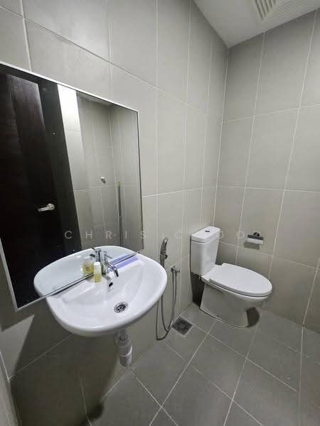 Kediaman Servis untuk Dijual di Res 280 - Chris Choo - Bathroom - PropertyGuru.com.my