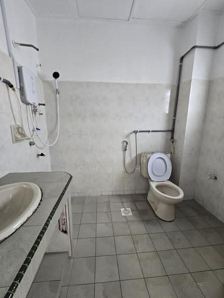 Rumah Teres 2-Tingkat untuk Disewa di Seksyen 17 (Petaling Jaya) - Lauran Chuah - Bathroom - PropertyGuru.com.my