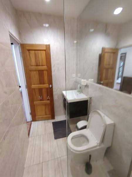 Semi-Detached House for Sale in Taman Kolam Air (Johor Bahru) - NasH MB - Bathroom - PropertyGuru.com.my