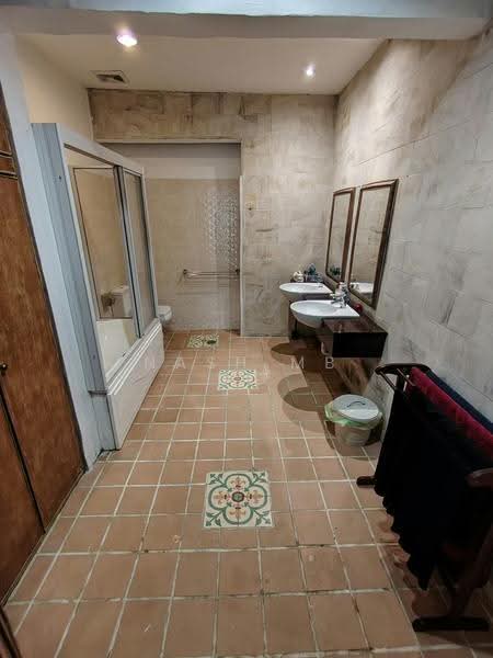 Semi-Detached House for Sale in Taman Kolam Air (Johor Bahru) - NasH MB - Bathroom - PropertyGuru.com.my