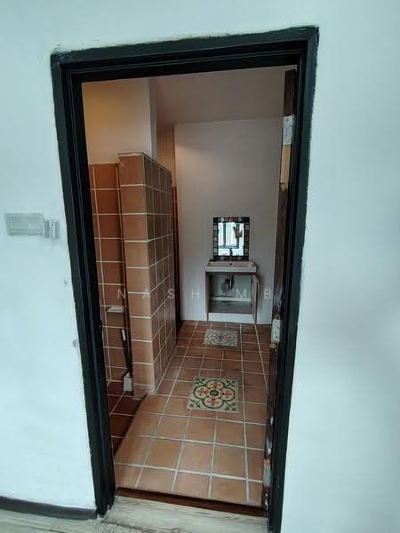 Semi-Detached House for Sale in Taman Kolam Air (Johor Bahru) - NasH MB - Bathroom - PropertyGuru.com.my