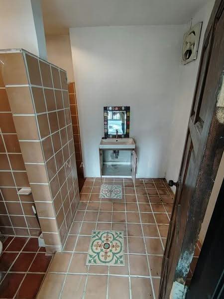 Semi-Detached House for Sale in Taman Kolam Air (Johor Bahru) - NasH MB - Bathroom - PropertyGuru.com.my