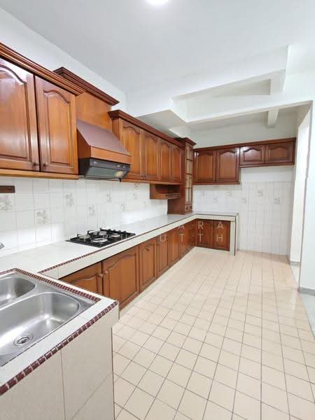 Rumah Teres untuk Dijual di Bandar Country Homes (Rawang) - Prabakaran Appukutthy - Kitchen - PropertyGuru.com.my