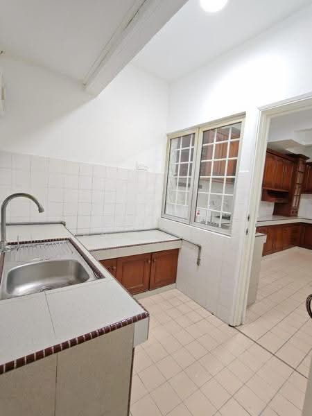 Rumah Teres untuk Dijual di Bandar Country Homes (Rawang) - Prabakaran Appukutthy - Kitchen - PropertyGuru.com.my