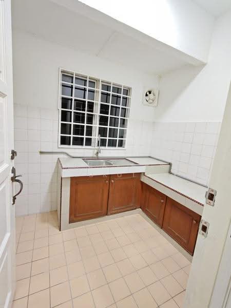 Rumah Teres untuk Dijual di Bandar Country Homes (Rawang) - Prabakaran Appukutthy - Kitchen - PropertyGuru.com.my