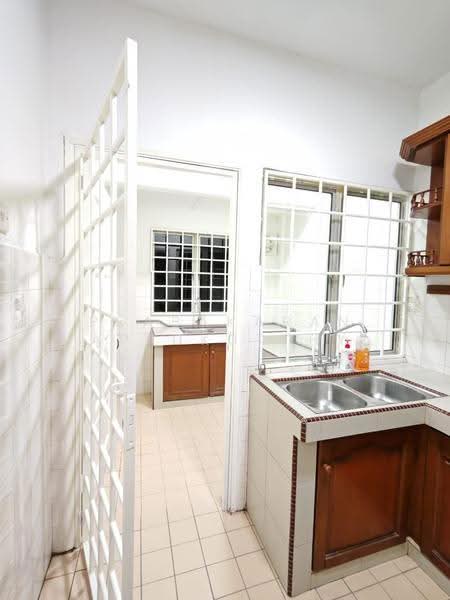 Rumah Teres untuk Dijual di Bandar Country Homes (Rawang) - Prabakaran Appukutthy - Kitchen - PropertyGuru.com.my