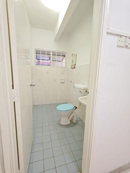 Rumah Teres untuk Dijual di Bandar Country Homes (Rawang) - Prabakaran Appukutthy - Bathroom - PropertyGuru.com.my