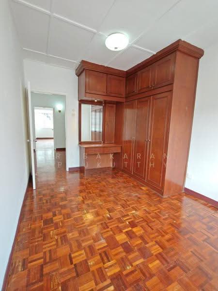 Rumah Teres untuk Dijual di Bandar Country Homes (Rawang) - Prabakaran Appukutthy - Bedroom - PropertyGuru.com.my