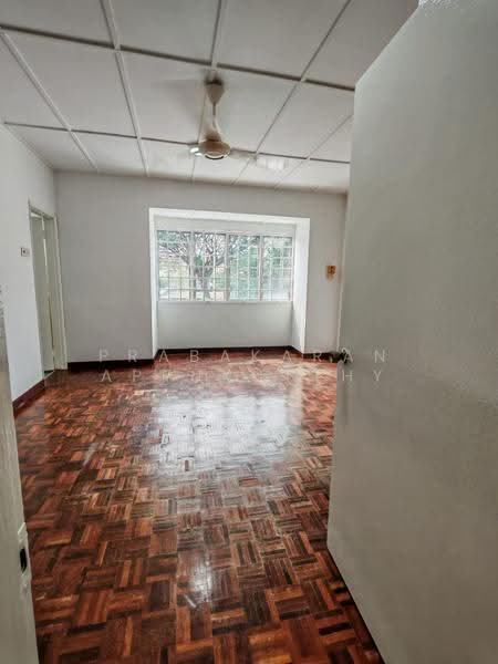 Rumah Teres untuk Dijual di Bandar Country Homes (Rawang) - Prabakaran Appukutthy - Living Room - PropertyGuru.com.my
