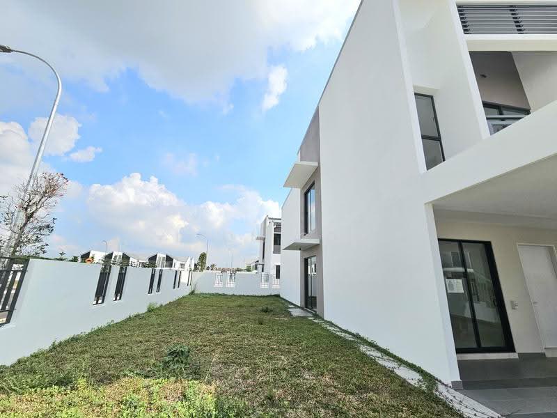 2-storey Terraced House for Sale in Bandar Rimbayu (Telok Panglima Garang) - Leon Goh - Exterior - PropertyGuru.com.my