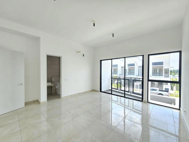 2-storey Terraced House for Sale in Bandar Rimbayu (Telok Panglima Garang) - Leon Goh - Living Room - PropertyGuru.com.my