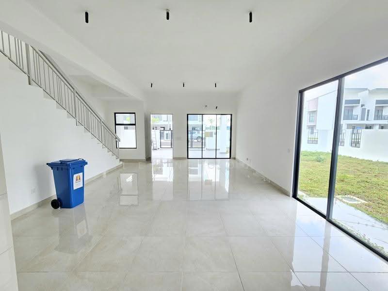 2-storey Terraced House for Sale in Bandar Rimbayu (Telok Panglima Garang) - Leon Goh - Living Room - PropertyGuru.com.my