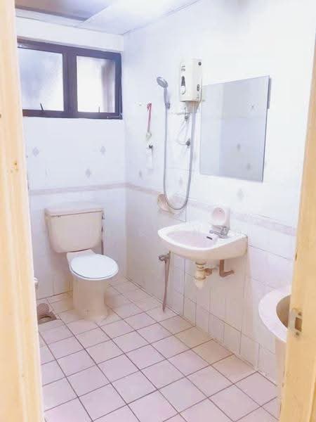 Kondominium untuk Dijual di Vista Komanwel A - Chris Choo - Bathroom - PropertyGuru.com.my