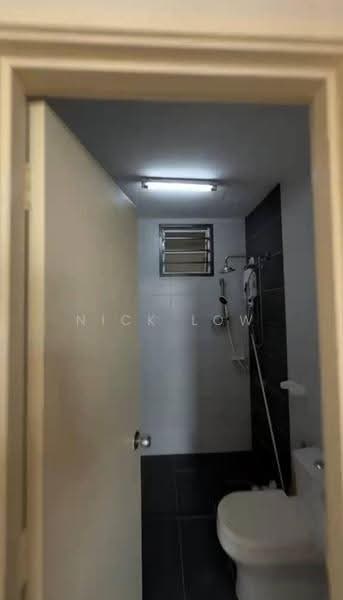 Pangsapuri untuk Disewa di Nusa Heights (Nusa Puncak) - Nick Low - Bathroom - PropertyGuru.com.my