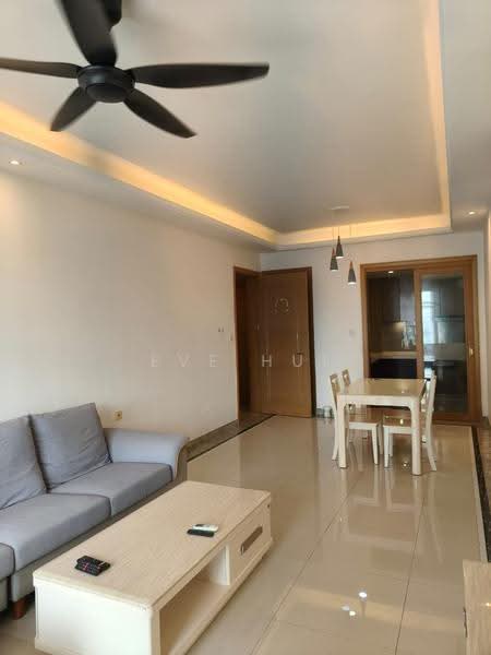 Kediaman Servis untuk Disewa di R&F Princess Cove Phase 1 - Eve Hui - Living Room - PropertyGuru.com.my