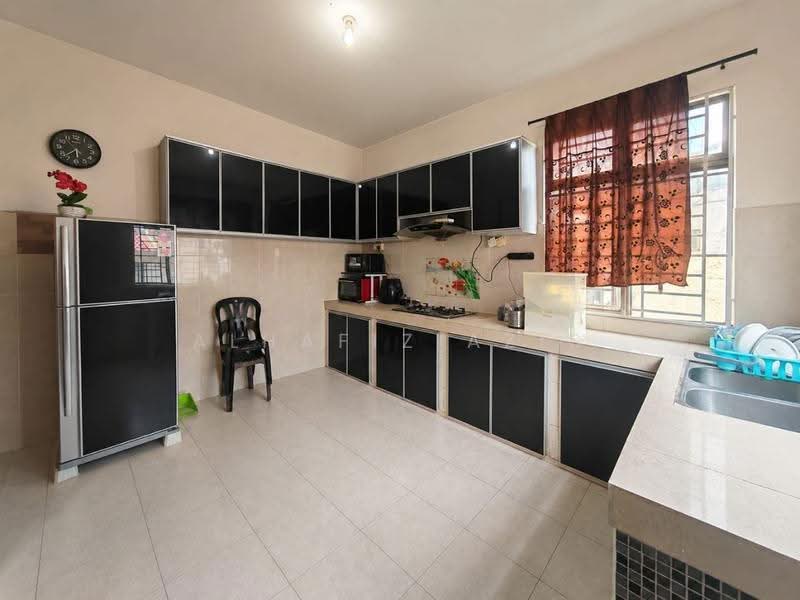 Rumah Berkembar untuk Dijual di Taman Saujana (Kluang) - ALHAFIZ AZIS - Kitchen - PropertyGuru.com.my