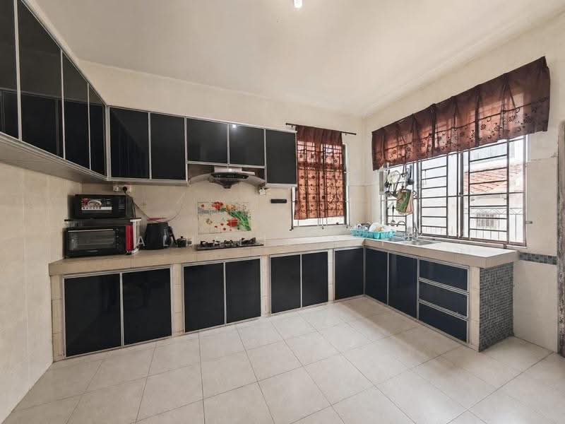 Rumah Berkembar untuk Dijual di Taman Saujana (Kluang) - ALHAFIZ AZIS - Kitchen - PropertyGuru.com.my