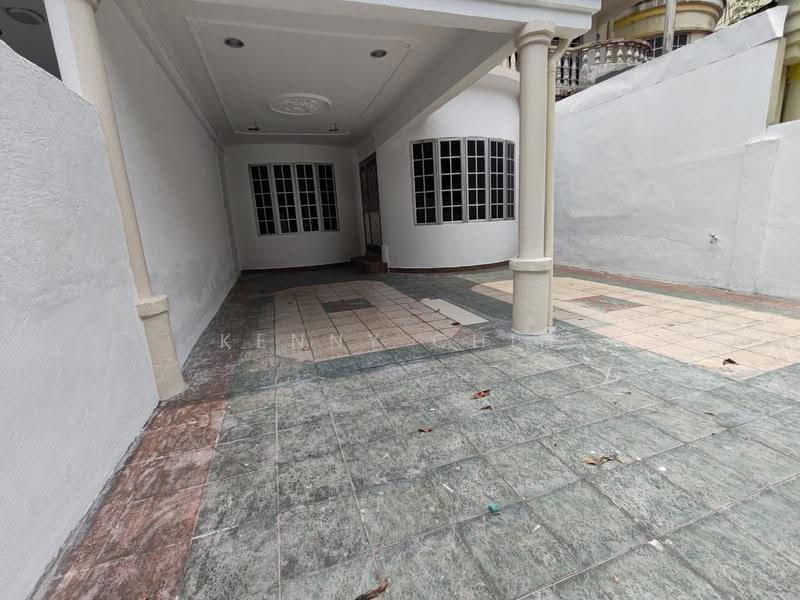 3-storey Terraced House for Sale in Taman Putri Jaya (Cheras) - Kenny Chin - Exterior - PropertyGuru.com.my