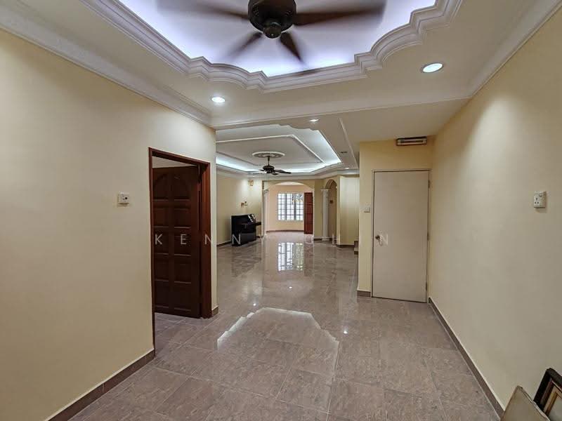 3-storey Terraced House for Sale in Taman Putri Jaya (Cheras) - Kenny Chin - Living Room - PropertyGuru.com.my