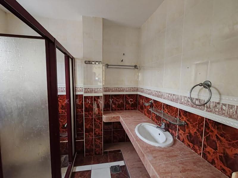 3-storey Terraced House for Sale in Taman Putri Jaya (Cheras) - Kenny Chin - Bathroom - PropertyGuru.com.my